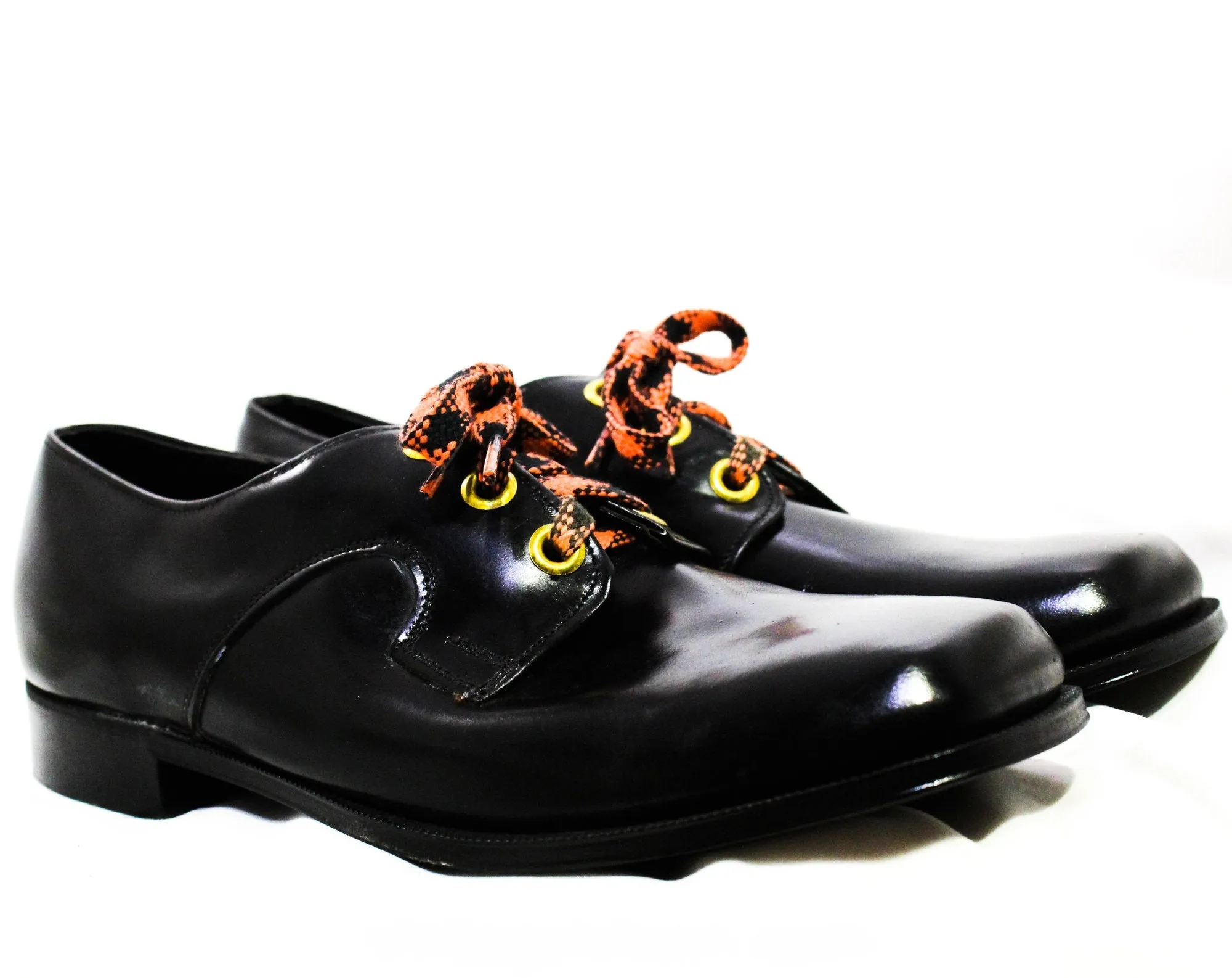 Size 9 Men's Dress Shoes - Funky 1960s 70s Black Mens Oxfords with Orange Shoe Laces - Never Worn In Original Box - 60s NOS Deadstock
