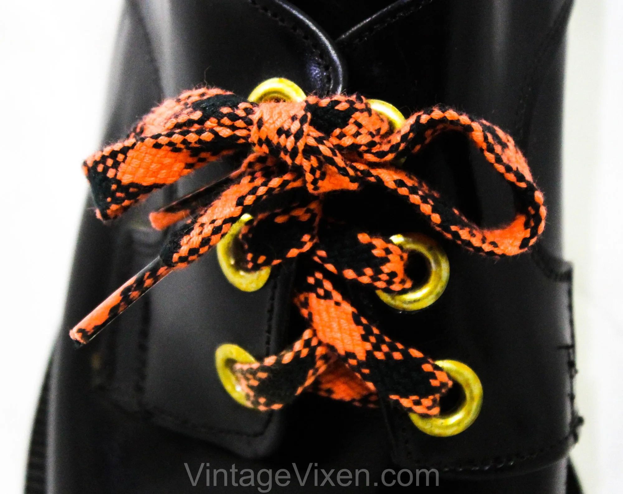 Size 9 Men's Dress Shoes - Funky 1960s 70s Black Mens Oxfords with Orange Shoe Laces - Never Worn In Original Box - 60s NOS Deadstock